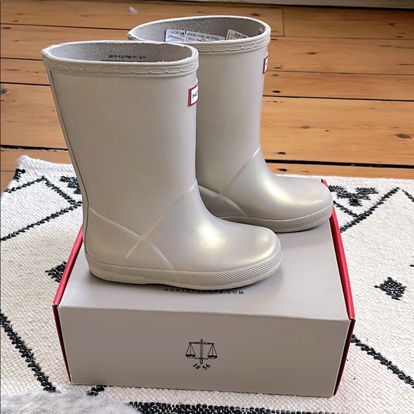 Hunter Other - Hunter Kid’s Unisex Original First Nebula Rain Boots - Pale Gold